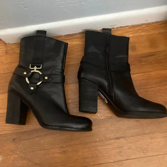 Guess Black Heeled boots - size 8